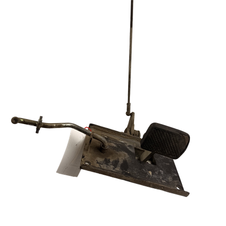 Konsol med broms och gas pedal